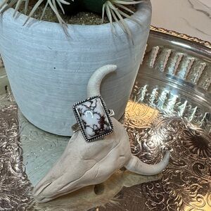 Sterling Silver Wild Horse Stone Ring
Size 8